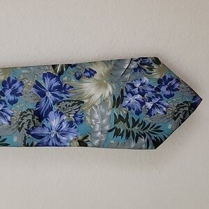 Floral Blue Men's Silk Tie